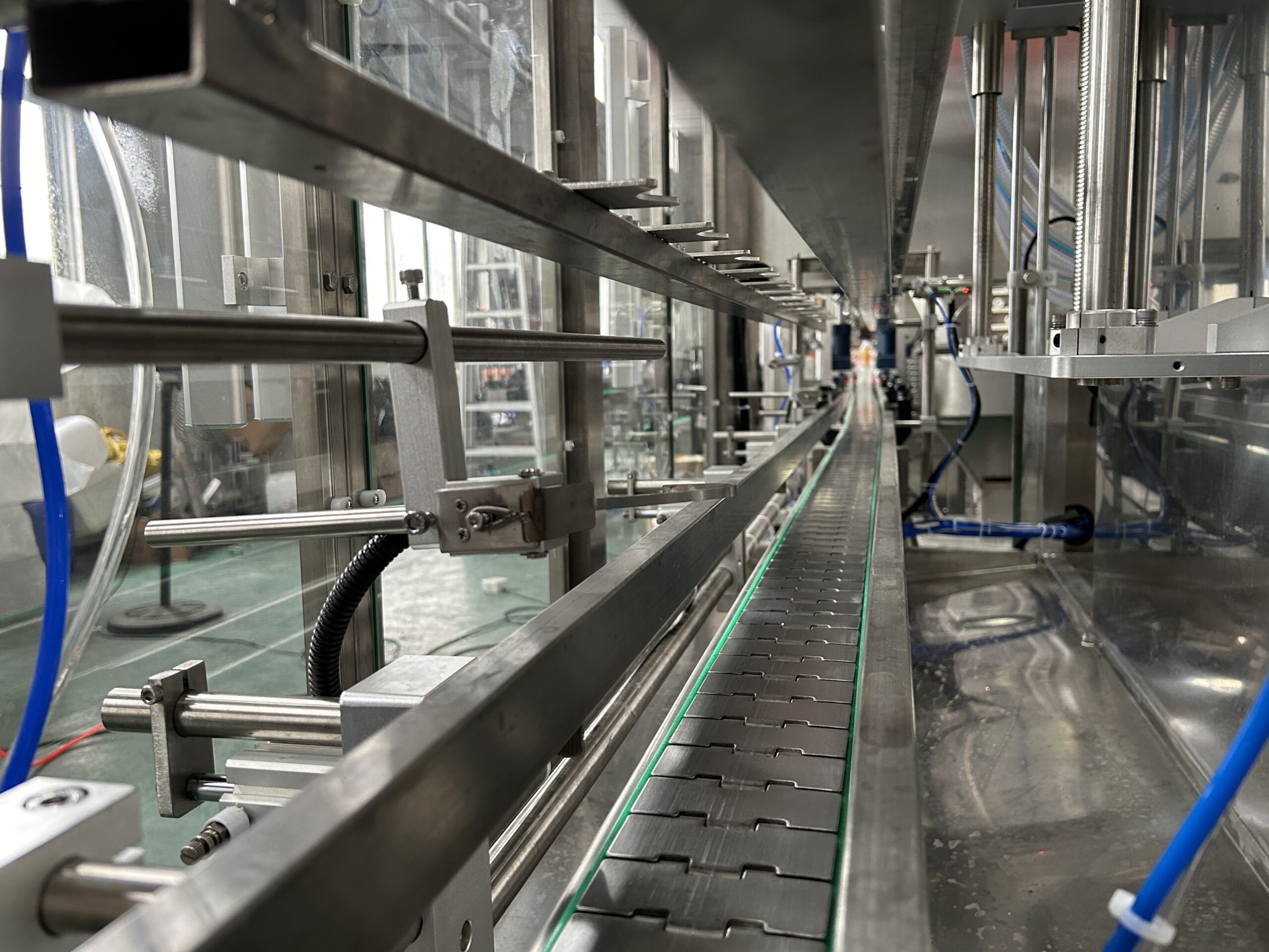 High-precision filling machine mechanisms